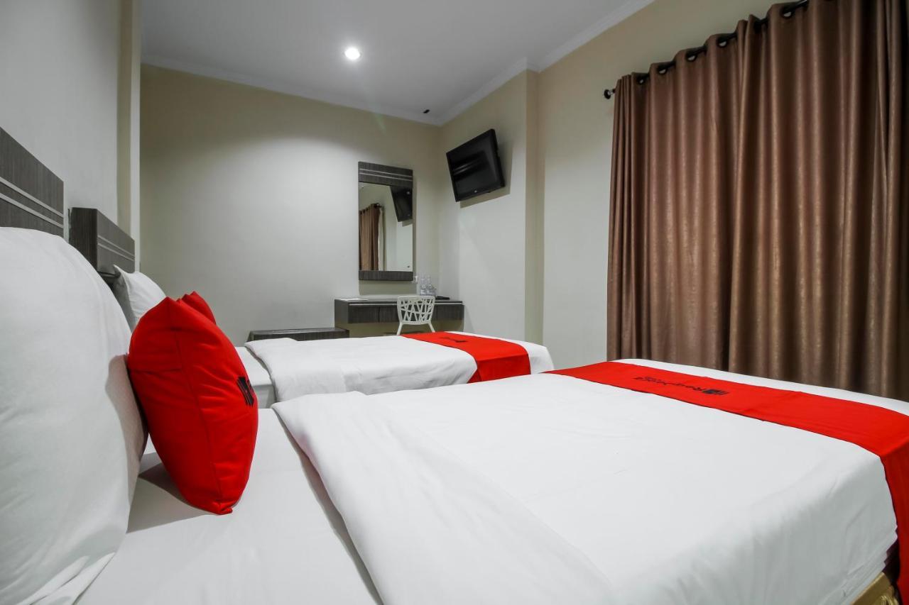 Reddoorz Plus Syariah @ Jalan Sriwijaya Medan Ngoại thất bức ảnh