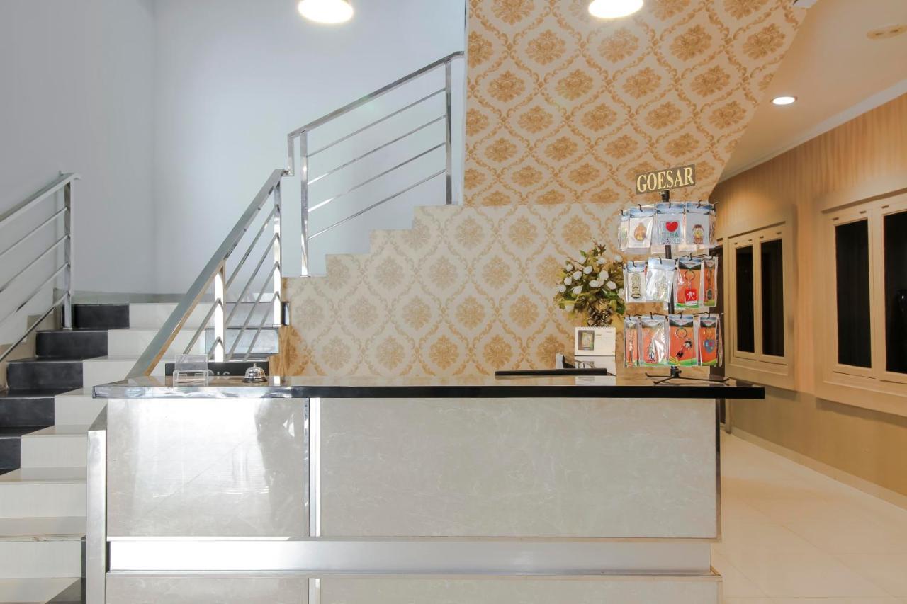 Reddoorz Plus Syariah @ Jalan Sriwijaya Medan Ngoại thất bức ảnh