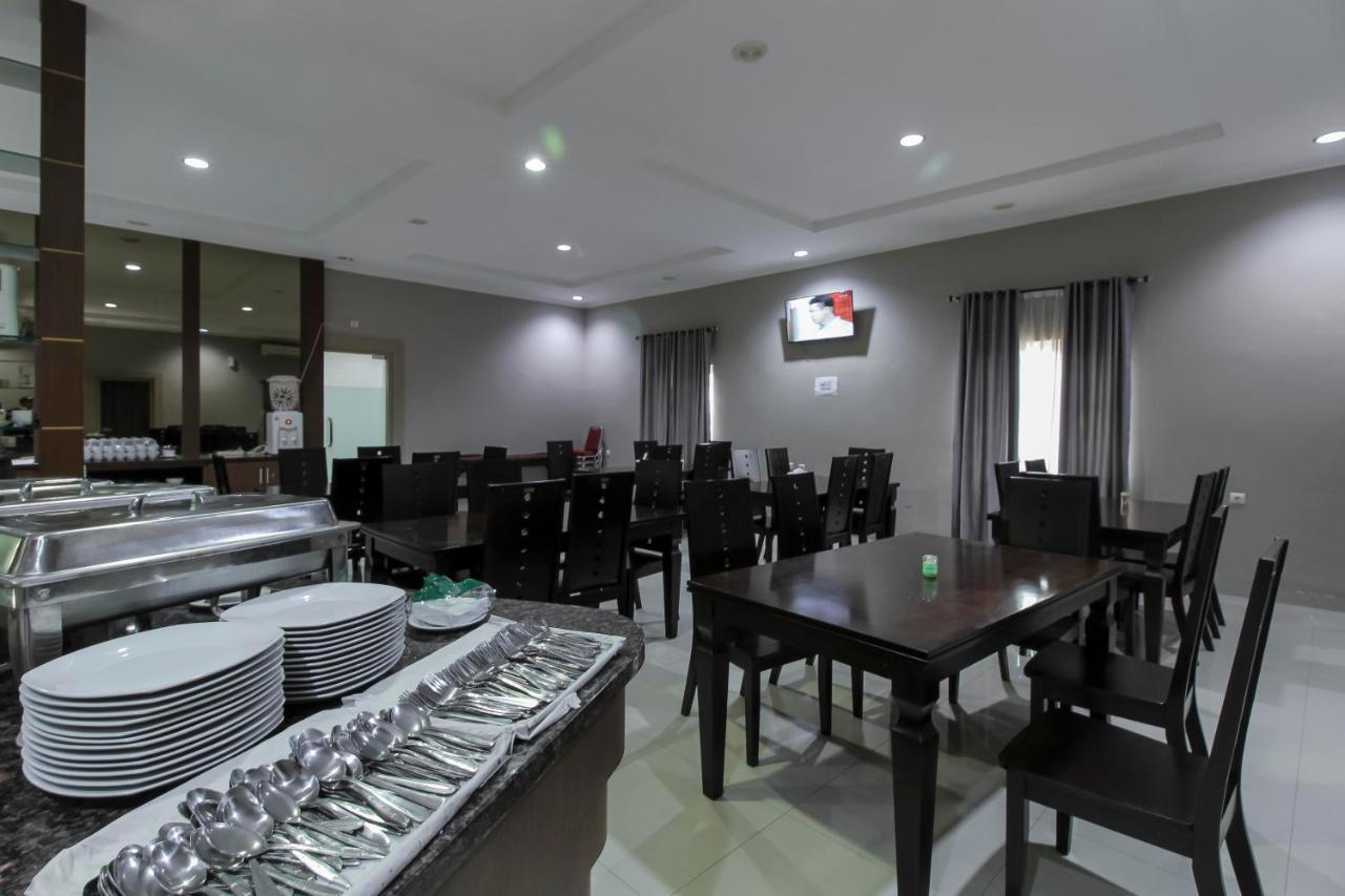 Reddoorz Plus Syariah @ Jalan Sriwijaya Medan Ngoại thất bức ảnh