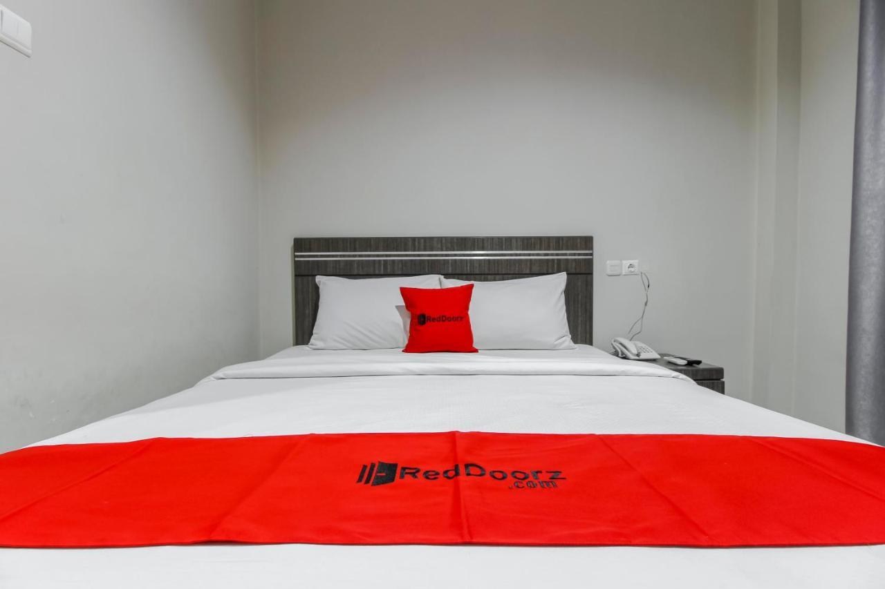 Reddoorz Plus Syariah @ Jalan Sriwijaya Medan Ngoại thất bức ảnh