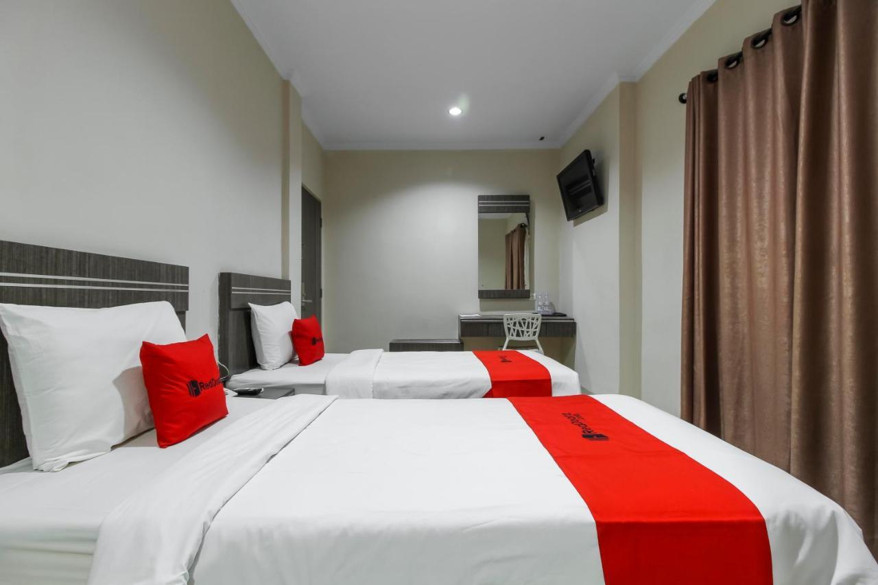 Reddoorz Plus Syariah @ Jalan Sriwijaya Medan Ngoại thất bức ảnh