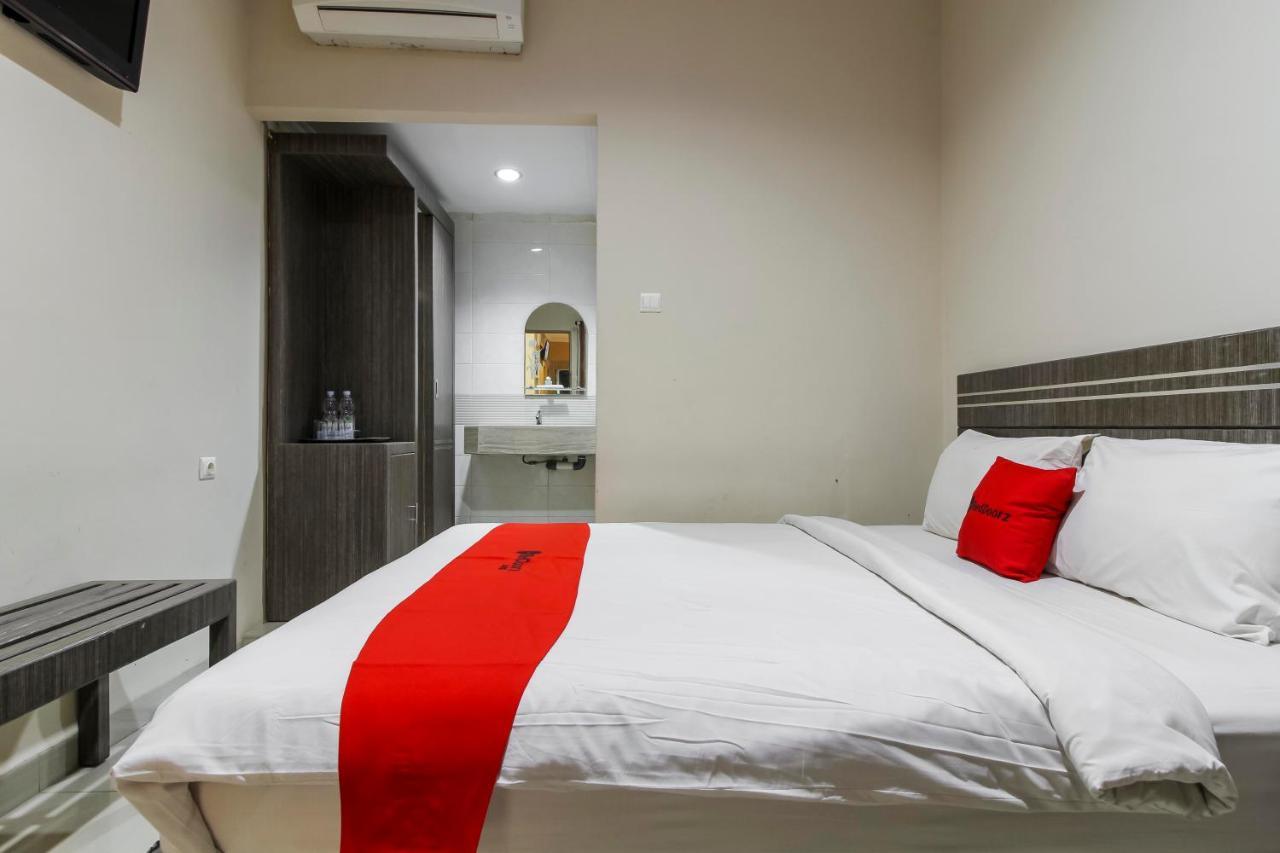 Reddoorz Plus Syariah @ Jalan Sriwijaya Medan Ngoại thất bức ảnh