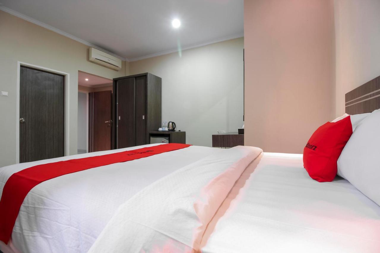 Reddoorz Plus Syariah @ Jalan Sriwijaya Medan Ngoại thất bức ảnh