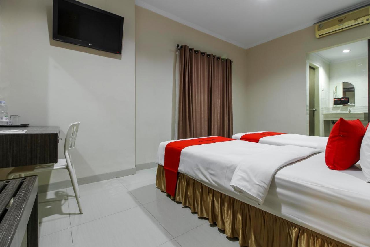 Reddoorz Plus Syariah @ Jalan Sriwijaya Medan Ngoại thất bức ảnh