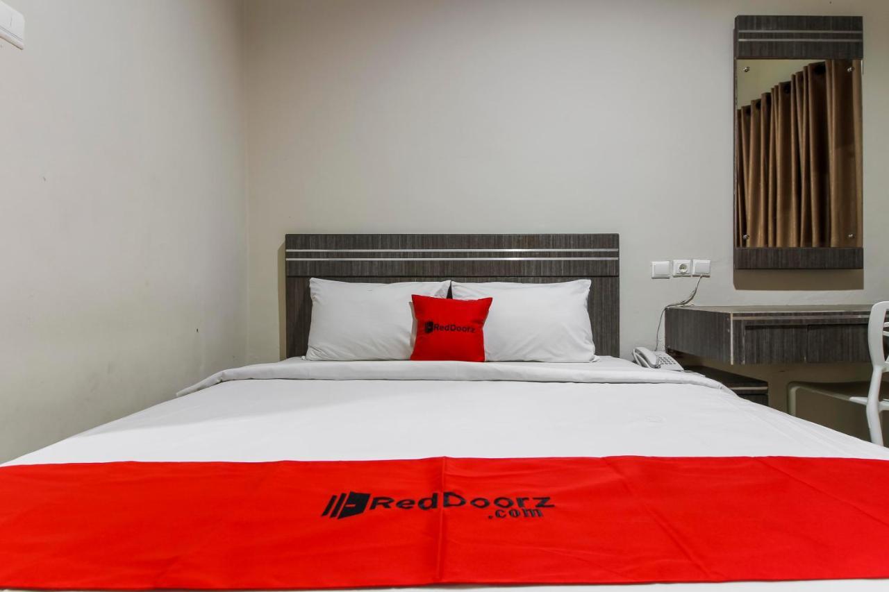 Reddoorz Plus Syariah @ Jalan Sriwijaya Medan Ngoại thất bức ảnh