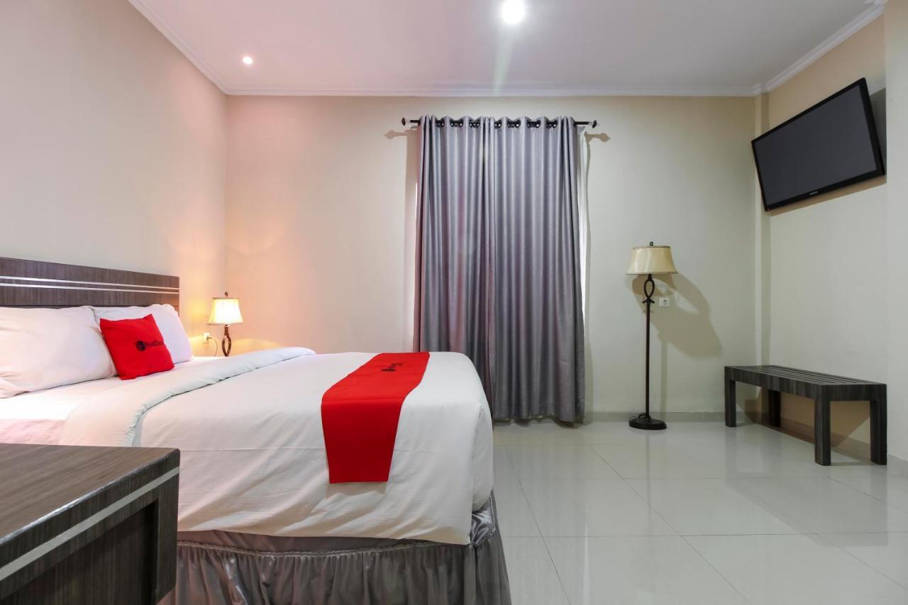 Reddoorz Plus Syariah @ Jalan Sriwijaya Medan Ngoại thất bức ảnh