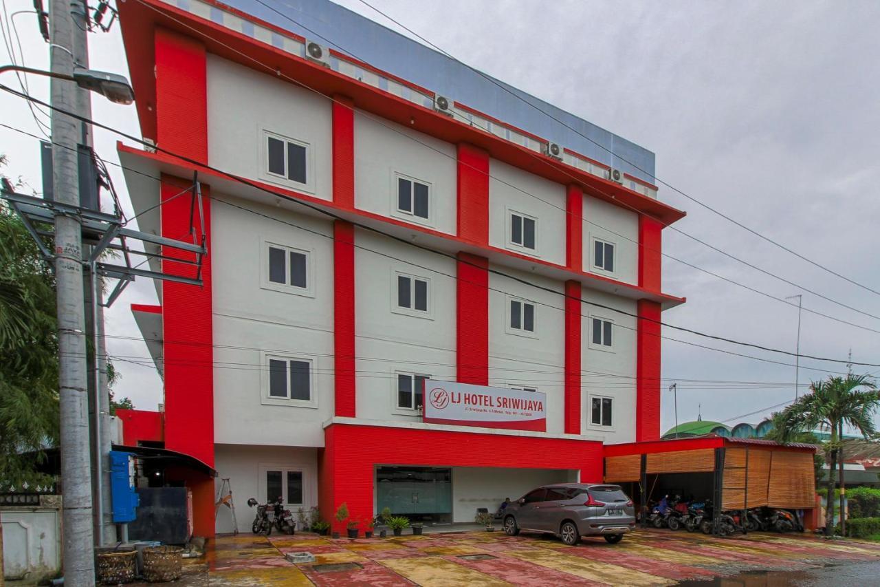 Reddoorz Plus Syariah @ Jalan Sriwijaya Medan Ngoại thất bức ảnh