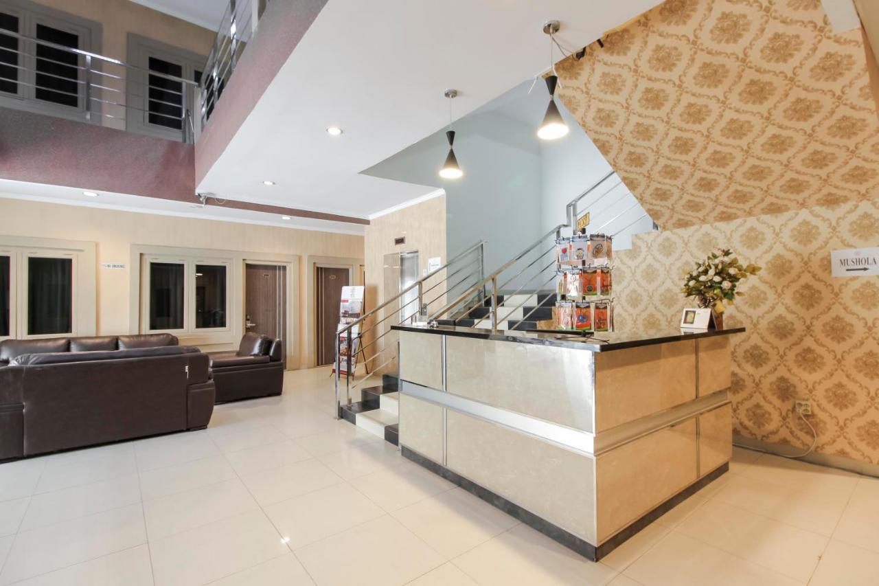Reddoorz Plus Syariah @ Jalan Sriwijaya Medan Ngoại thất bức ảnh