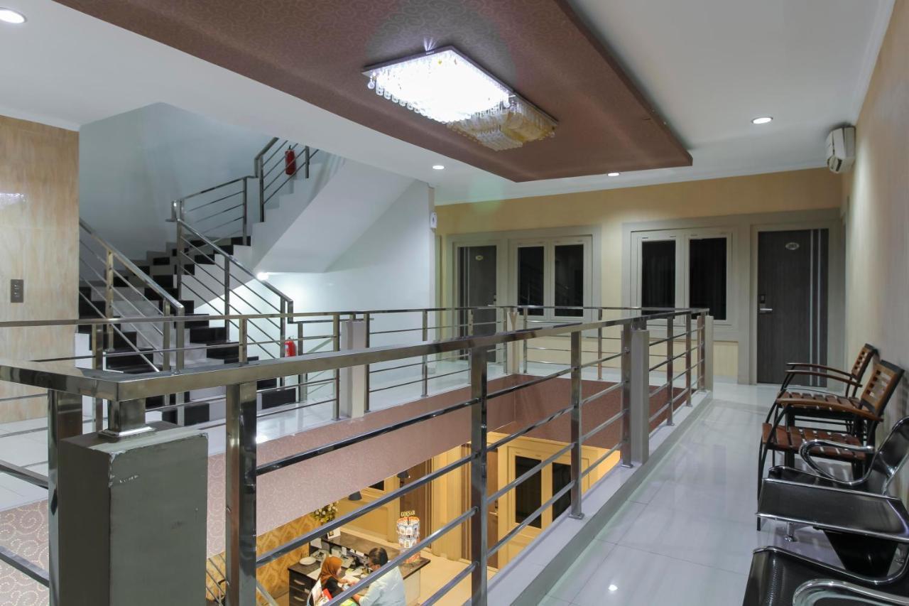 Reddoorz Plus Syariah @ Jalan Sriwijaya Medan Ngoại thất bức ảnh