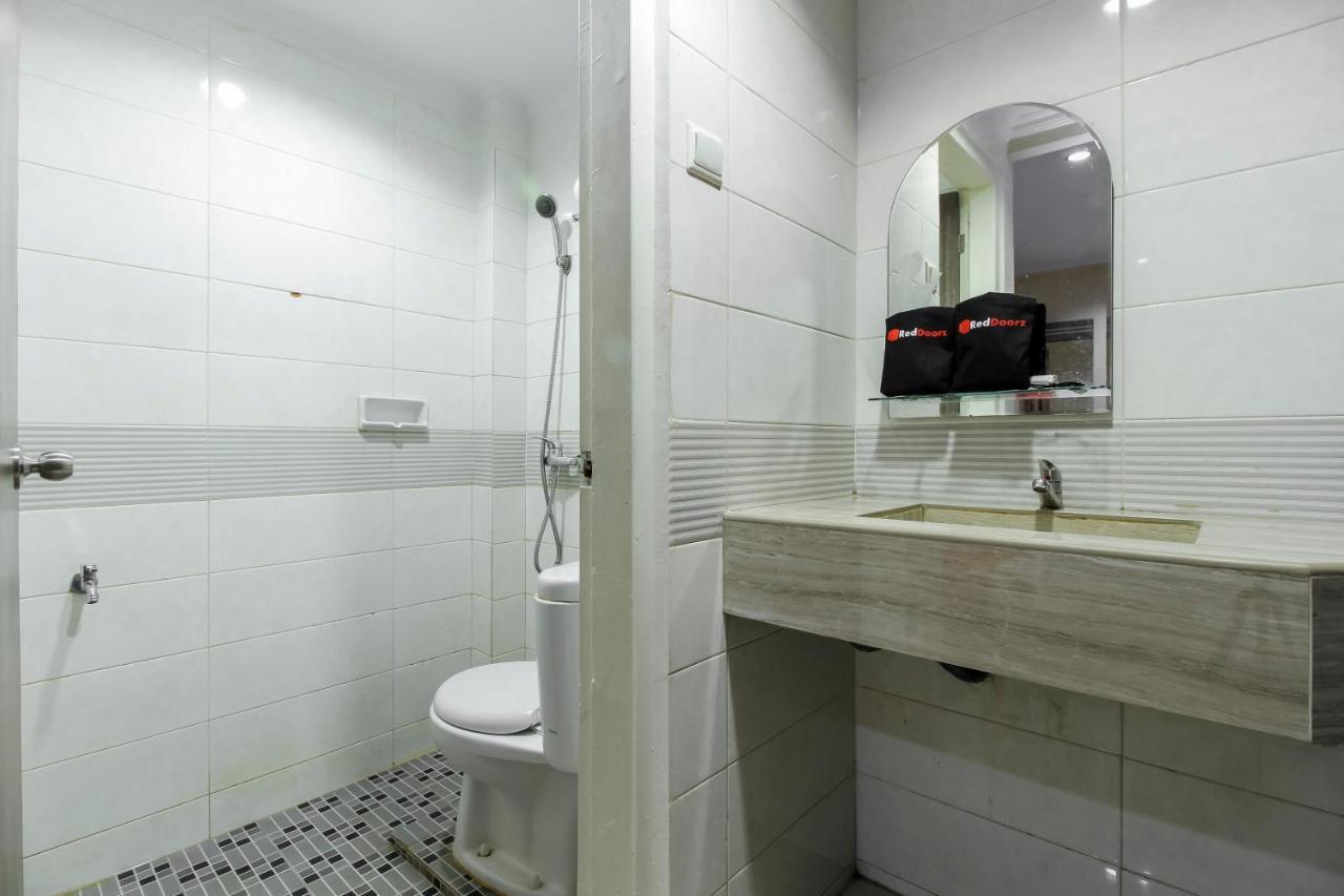 Reddoorz Plus Syariah @ Jalan Sriwijaya Medan Ngoại thất bức ảnh