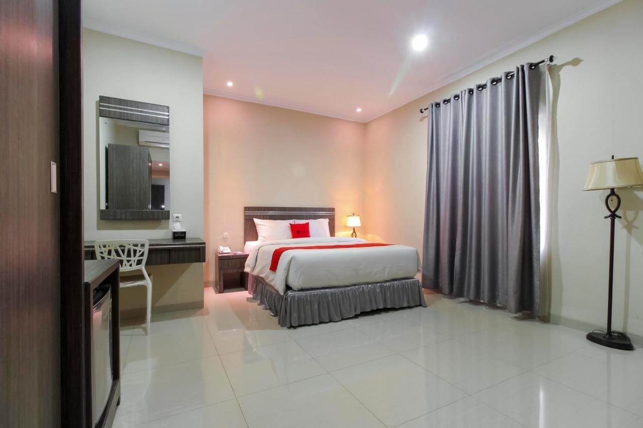 Reddoorz Plus Syariah @ Jalan Sriwijaya Medan Ngoại thất bức ảnh