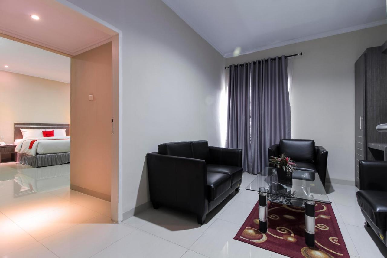 Reddoorz Plus Syariah @ Jalan Sriwijaya Medan Ngoại thất bức ảnh